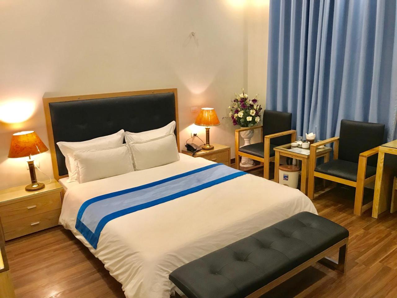 Hotel Royal Van Lung Bagian luar foto
