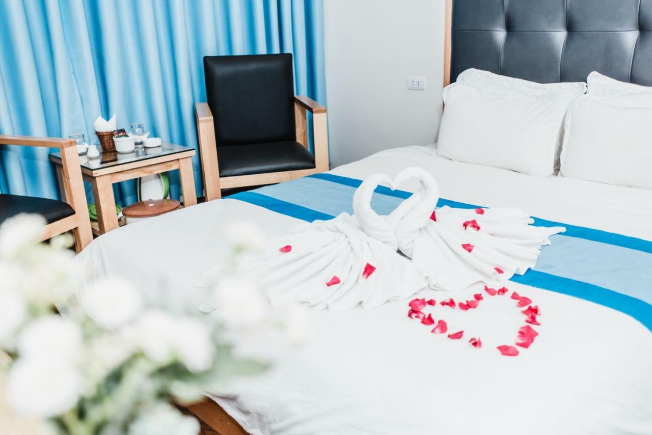 Hotel Royal Van Lung Bagian luar foto